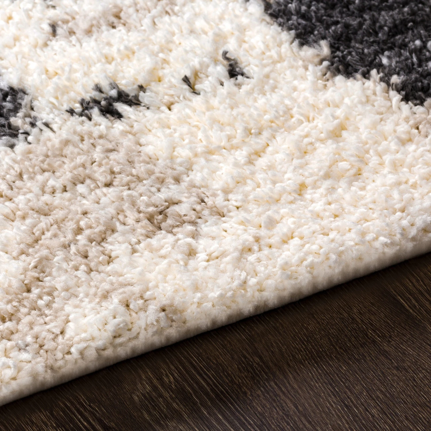 Artistic Weavers Aquino Modern Shag Rug 5 Artistic Weavers Aquino Modern Shag Rug - Image 5