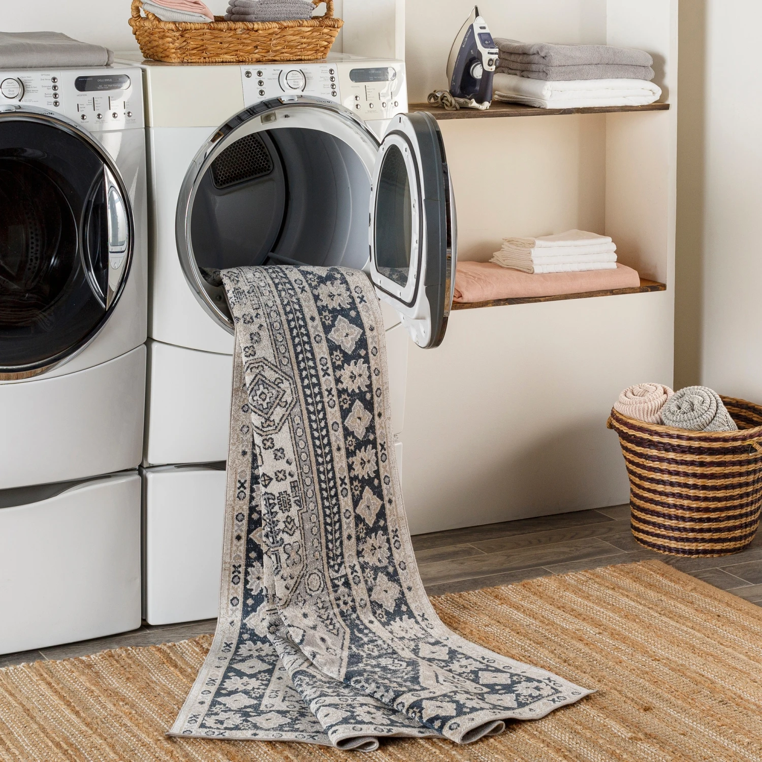 Artistic Weavers Edgar Traditional Machine Washable Area Rug 3 Artistic Weavers Edgar Traditional Machine Washable Area Rug - Image 3