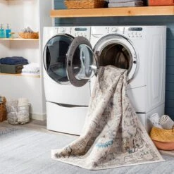 Artistic Weavers Jaconita Machine Washable Traditional Floral Area Rug -Artistic Weavers Jaconita Machine Washable Traditional Floral Area Rug 2