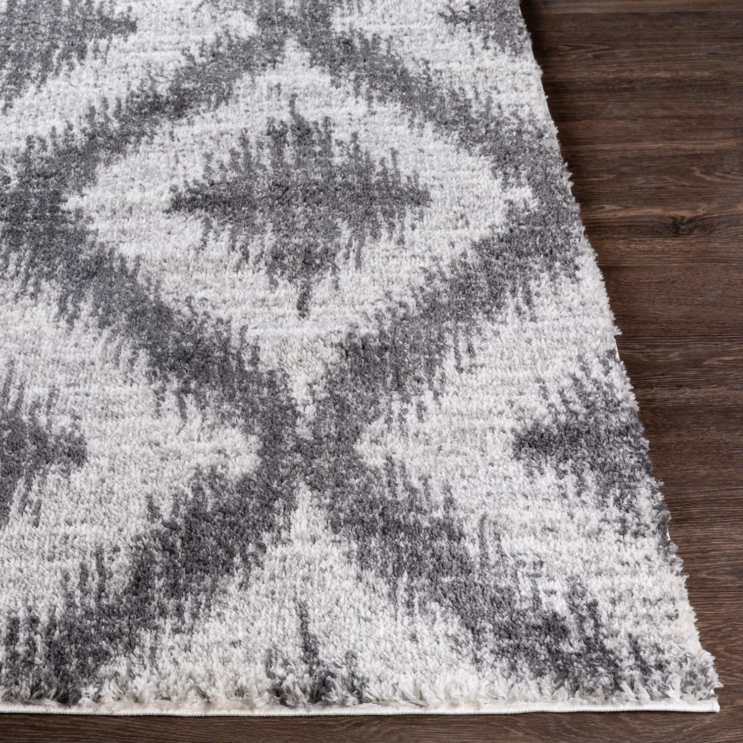 Artistic Weavers Kumi Plush Geometric Diamond Area Rug 4 Artistic Weavers Kumi Plush Geometric Diamond Area Rug - Image 4