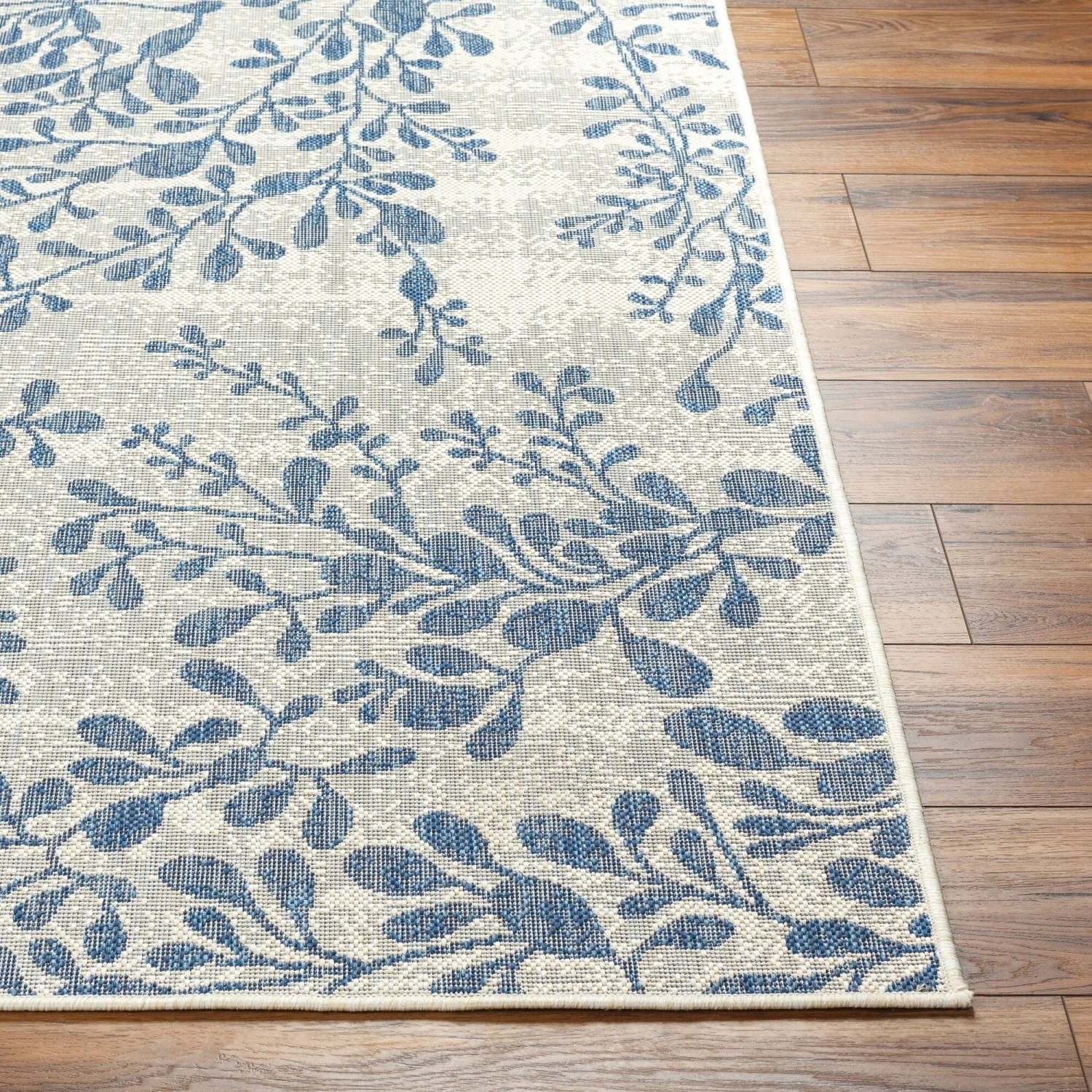 Artistic Weavers Ravello Shabby Chic Floral Indoor/ Outdoor Area Rug 4 Artistic Weavers Ravello Shabby Chic Floral Indoor/ Outdoor Area Rug - Image 4