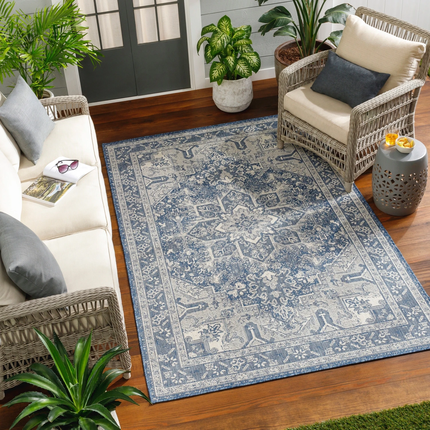 Artistic Weavers Ravello Traditional Persian Indoor/ Outdoor Area Rug 2 Artistic Weavers Ravello Traditional Persian Indoor/ Outdoor Area Rug - Image 2