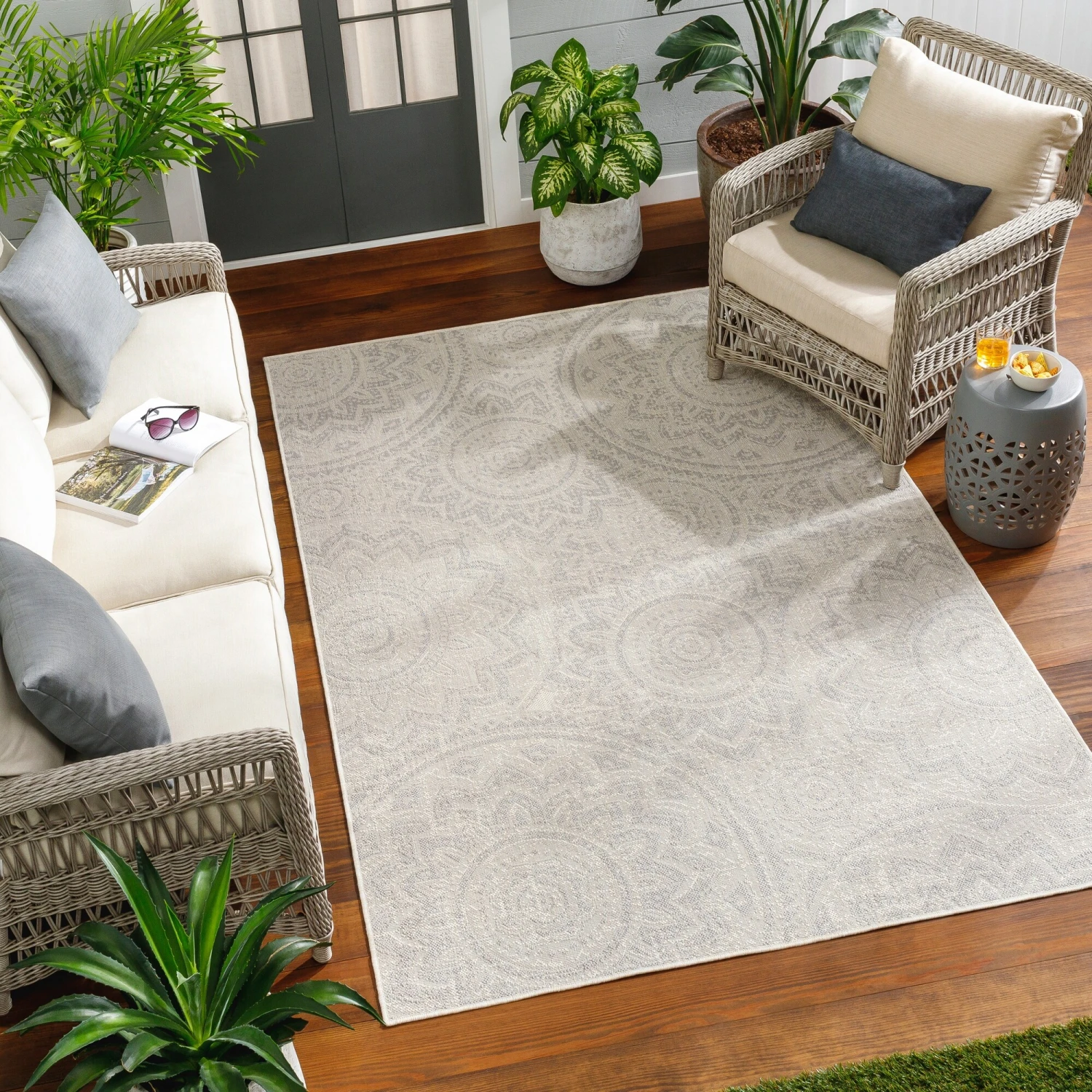 Artistic Weavers Ravello Transitional Floral Indoor/ Outdoor Area Rug 5 Artistic Weavers Ravello Transitional Floral Indoor/ Outdoor Area Rug - Image 5