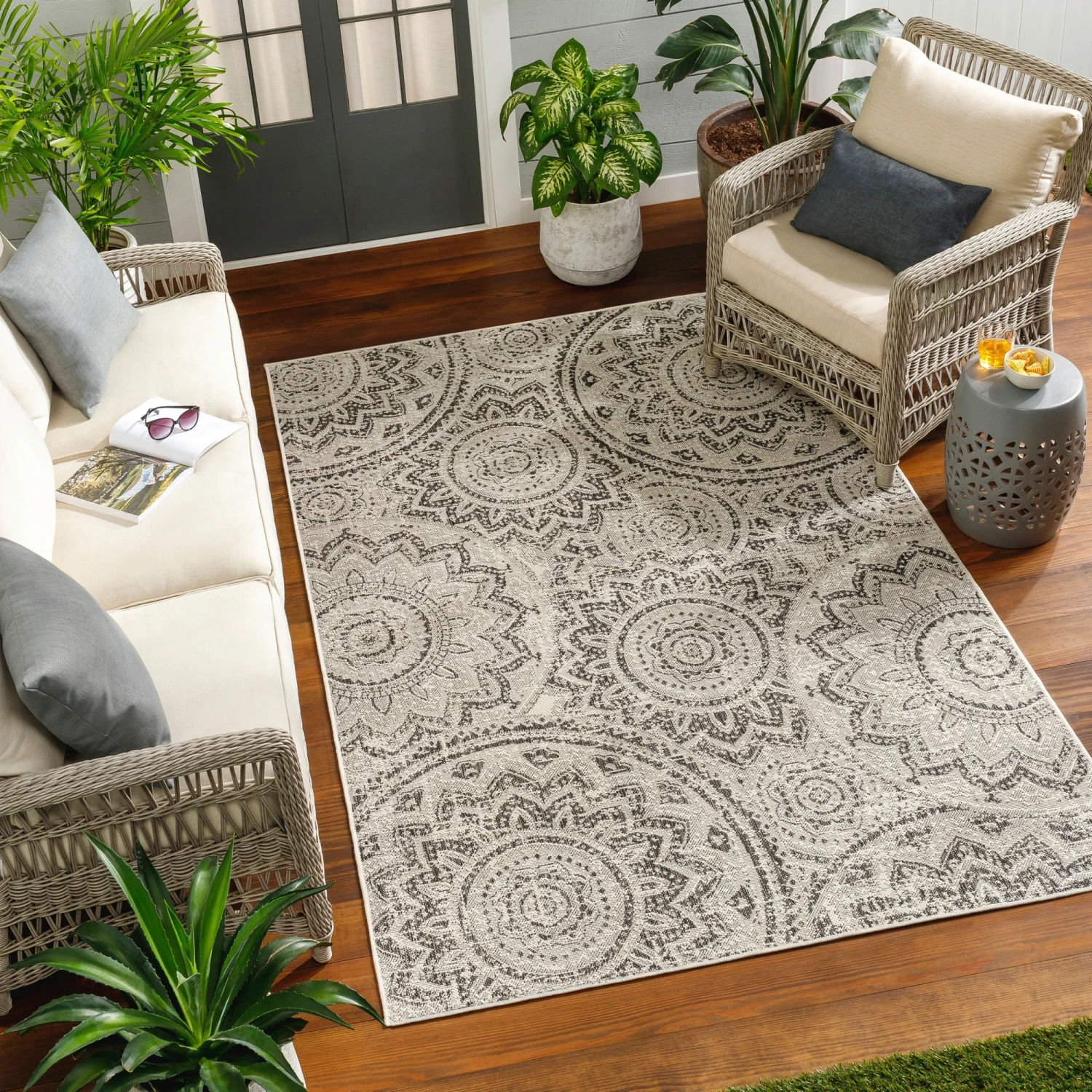 Artistic Weavers Ravello Transitional Floral Indoor/ Outdoor Area Rug 8 Artistic Weavers Ravello Transitional Floral Indoor/ Outdoor Area Rug - Image 8