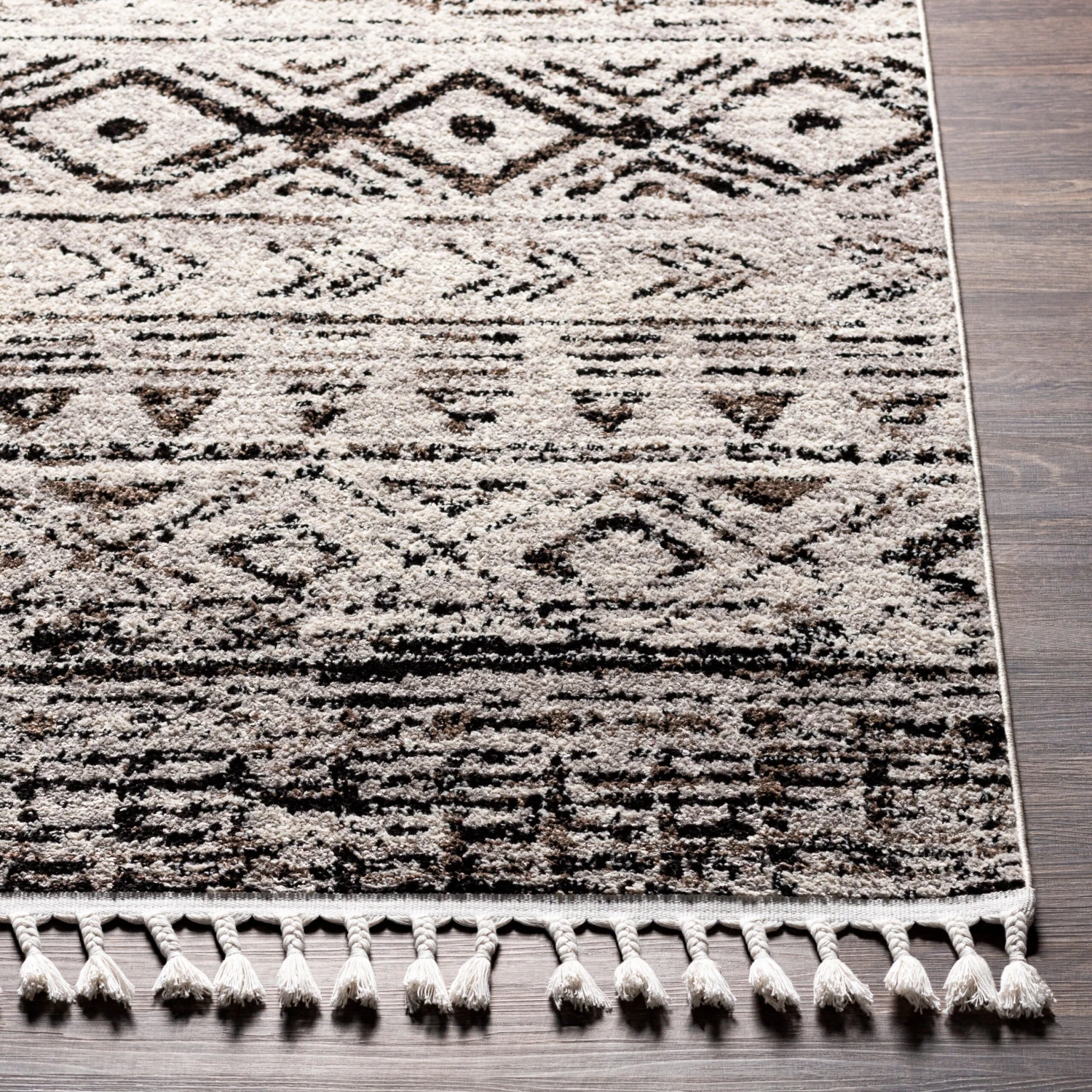 Artistic Weavers Sakina Bohemian Geometric Area Rug 4 Artistic Weavers Sakina Bohemian Geometric Area Rug - Image 4