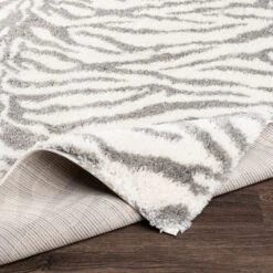 Artistic Weavers Salvado Plush Zebra Stripe Area Rug -Artistic Weavers Salvado Plush Zebra Stripe Area Rug 8