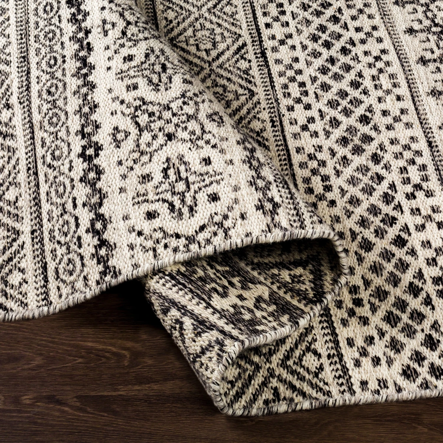 Artistic Weavers Shobha Handmade Wool Boho Area Rug 13 Artistic Weavers Shobha Handmade Wool Boho Area Rug - Image 13