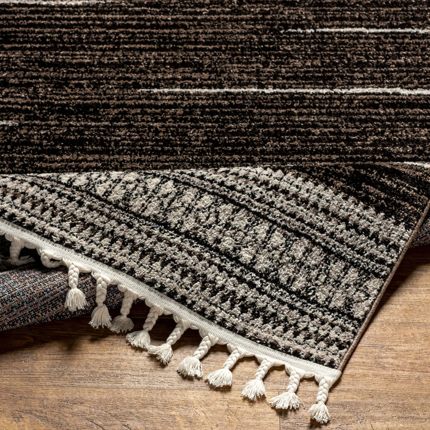 Artistic Weavers Sila Geometric Area Rug 4 Artistic Weavers Sila Geometric Area Rug - Image 4